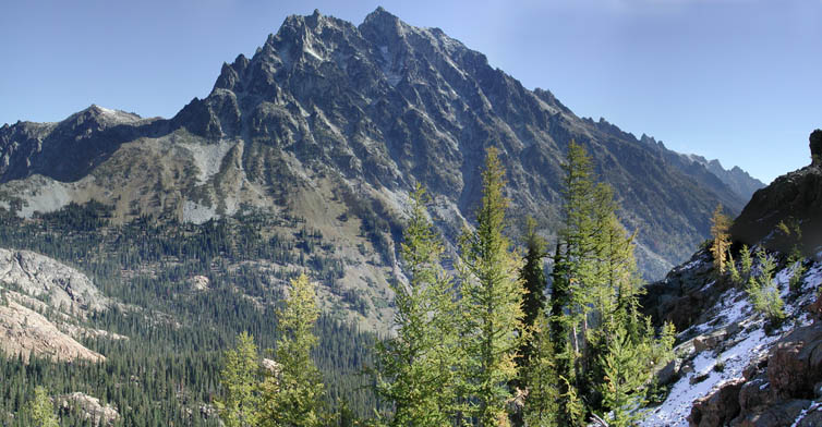Mt. Stuart as Seen from Ingalls Pass (90055 bytes)