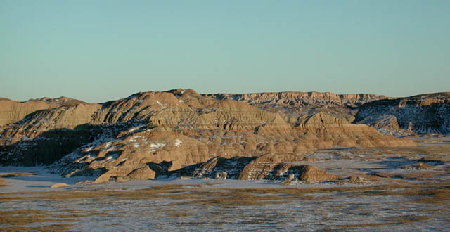 Late Afternoon on the Badlands (40112 bytes)