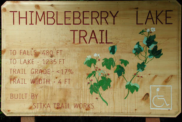 Thimbleberry Lake Trailhead (52828 bytes)