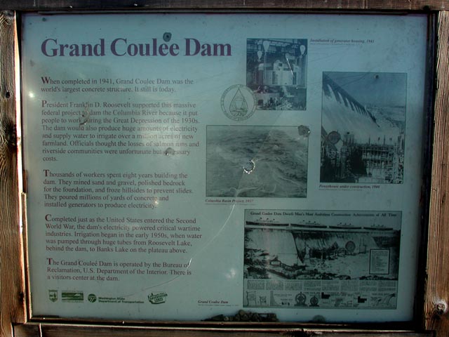 Information Sign for the Grand Coulee Dam (55156 bytes)