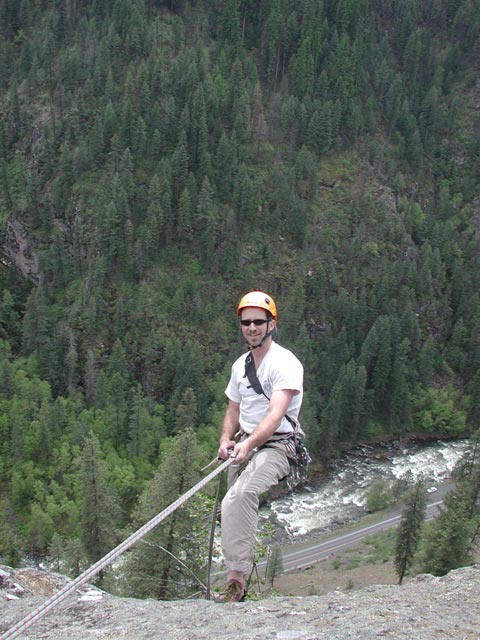 Rappelling Off of Stony Staircase (72325 bytes)