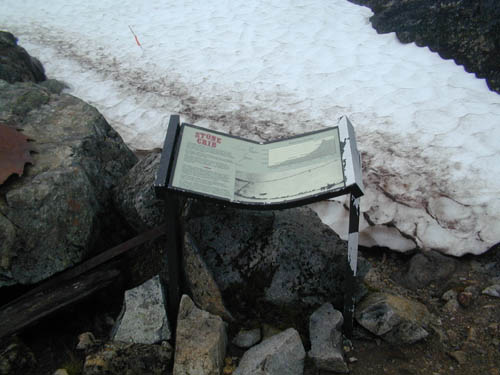 Stone Crib sign (40510 bytes)