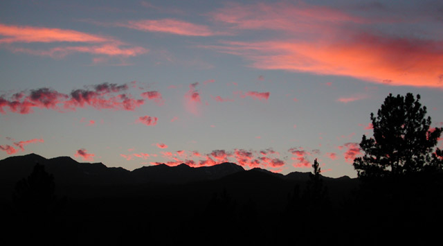 Northeast Oregon Sunset (33485 bytes)