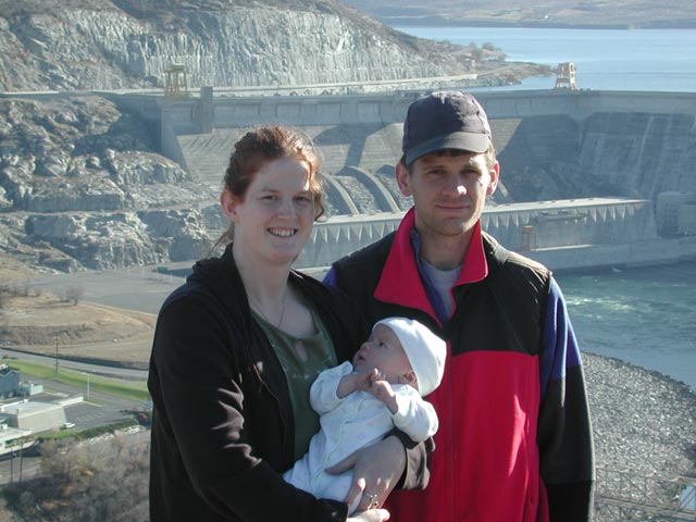 Connor with His Mom and Dad (57002 bytes)