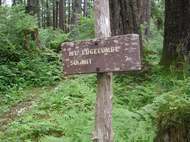 Trail Sign (97135 bytes)