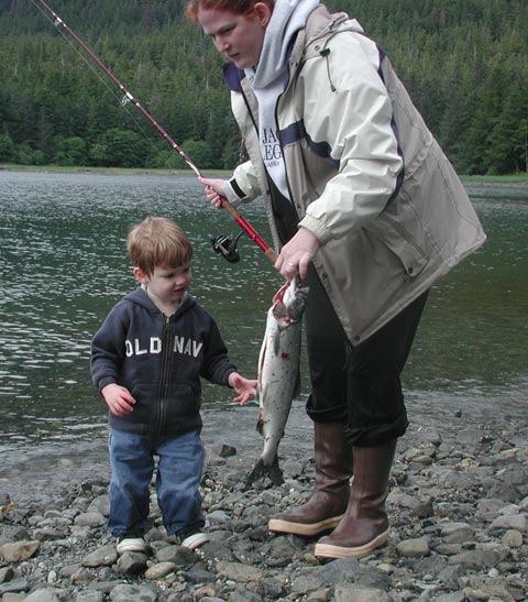 Melissa and Connor with a Fish (64941 bytes)