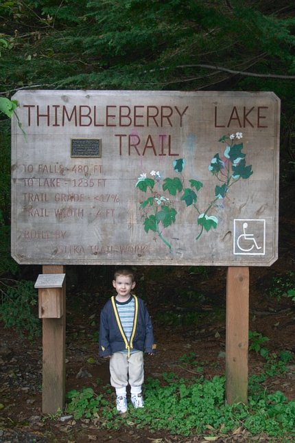 Connor at the Trailhead (73783 bytes)