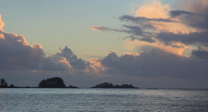 Evening Light over Crescent Bay (31975 bytes)