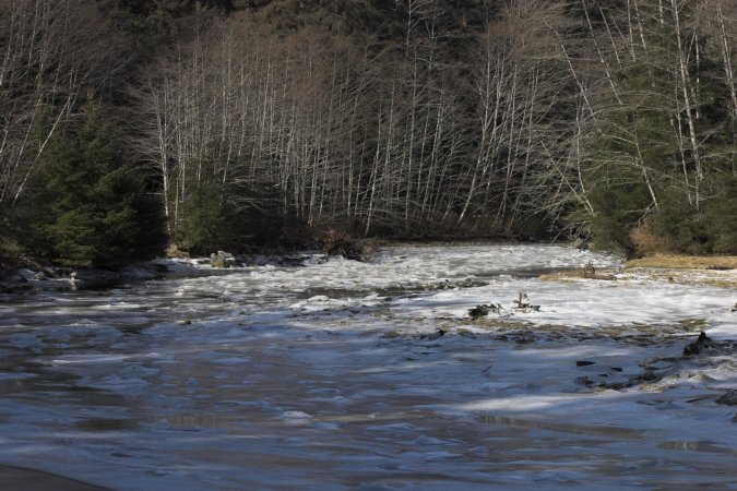 Frozen River (85839 bytes)