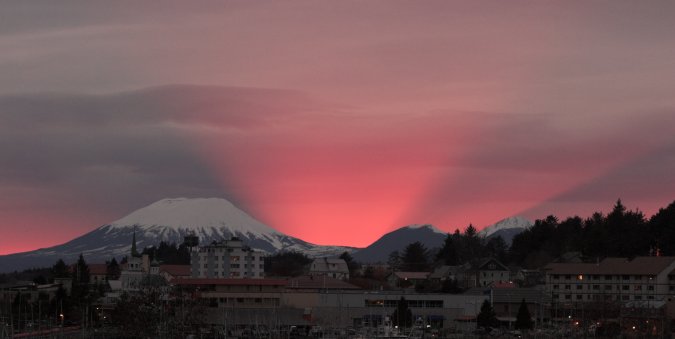 Mt. Edgecumbe Sunset (28007 bytes)
